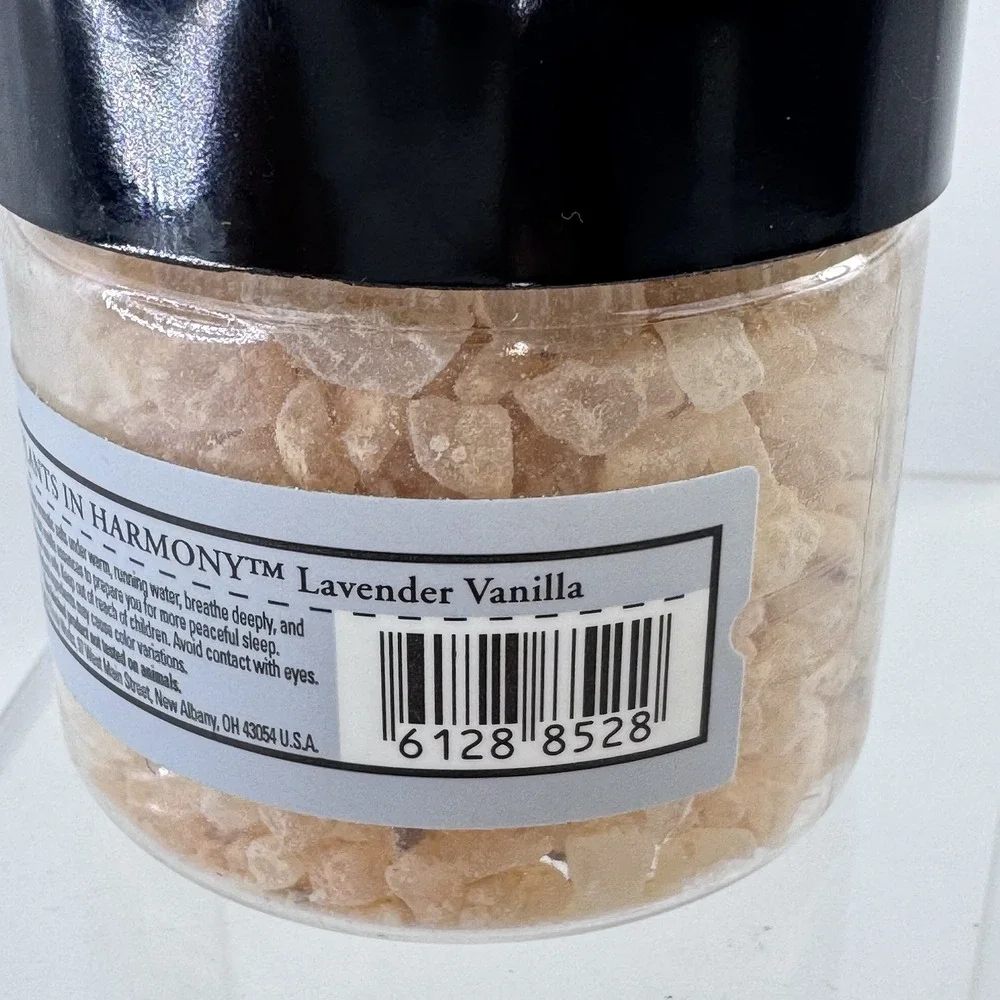 Bath & Body Works Aromatherapy Lavender vanilla sleep purifying bath salts 2 Oz